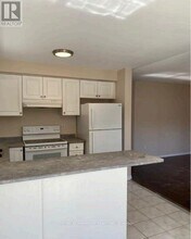 23 Sunnybrook Crescent in Brampton, ON - Building Photo - Building Photo