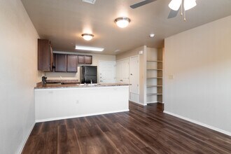 Estancias Valencia in El Paso, TX - Building Photo - Interior Photo