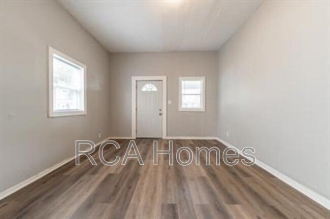 2425 N Kenwood Ave in Indianapolis, IN - Building Photo - Building Photo