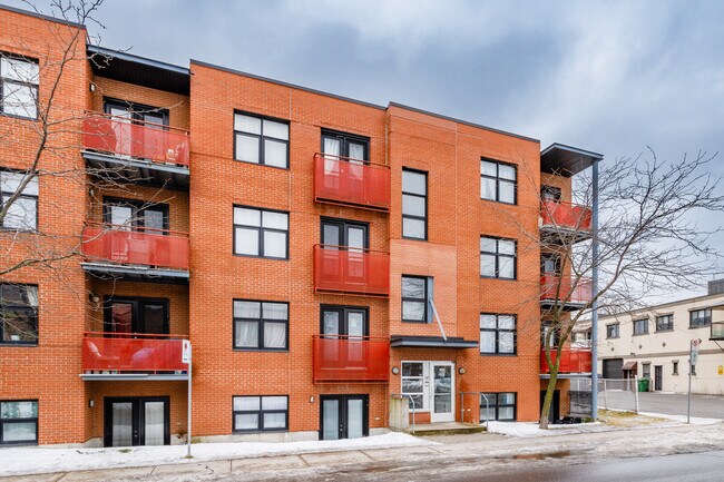 1921 Notre Dame St in Montréal, QC - Building Photo - Building Photo