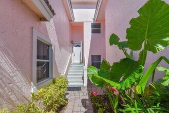 3104 Fairway Dr N in Jupiter, FL - Building Photo - Building Photo