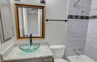 Brisa Galería Apartments in Houston, TX - Foto de edificio - Building Photo