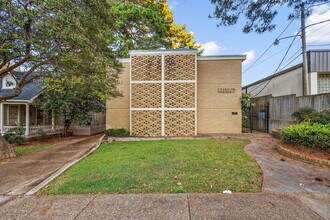 1330 N State St in Jackson, MS - Building Photo - Building Photo