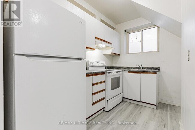 property at 996 Queen St E