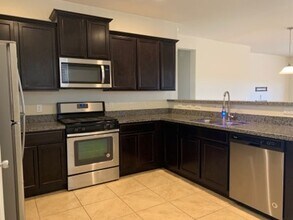 12872 N White Fence Way in Marana, AZ - Foto de edificio - Building Photo