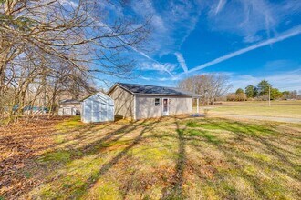 111 Shiles Rd in Bessemer City, NC - Building Photo - Building Photo