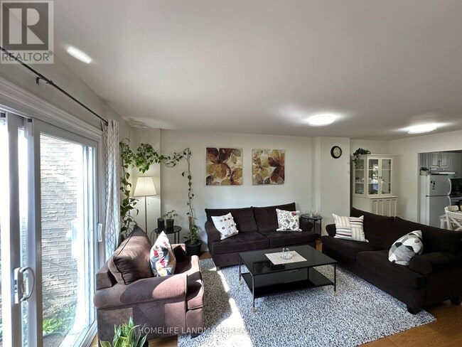 property at 178-178 Westcourt Pl