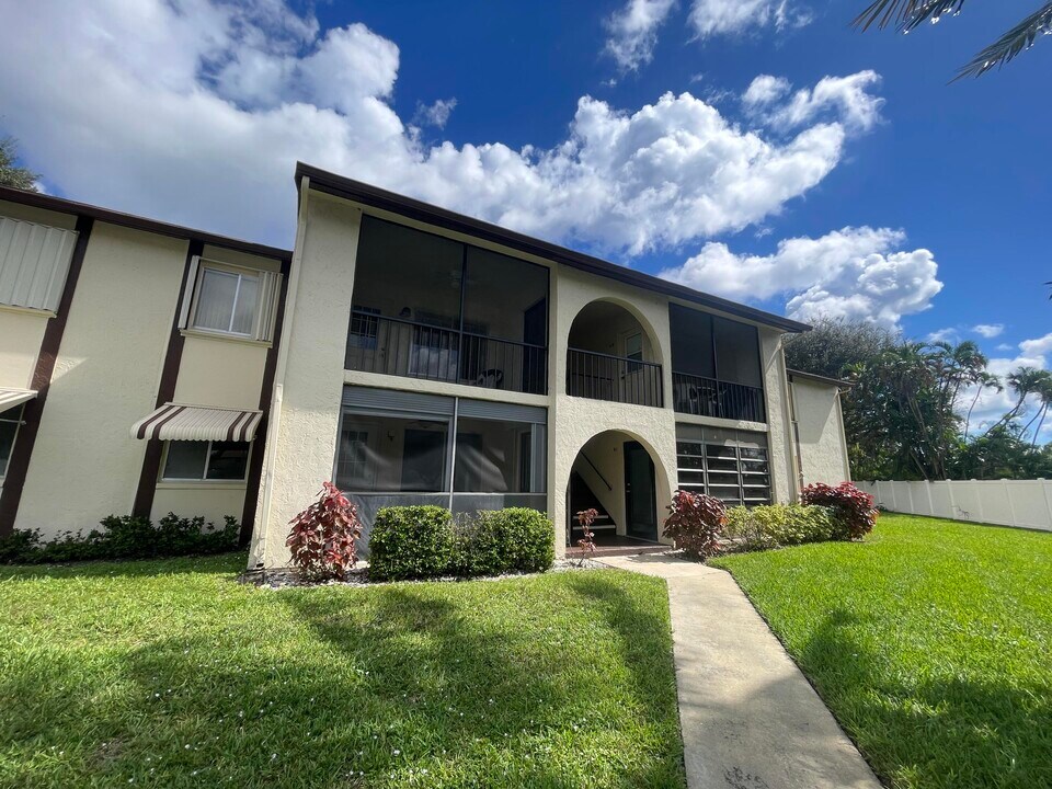3624 La Aires Ct in Greenacres, FL - Foto de edificio