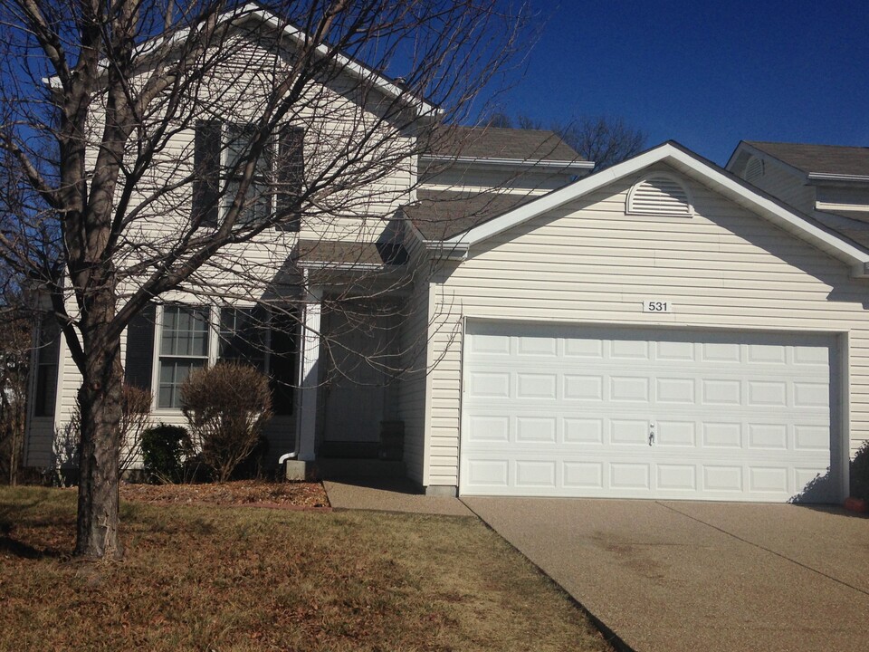 531 Donna Marie Dr in Wentzville, MO - Building Photo