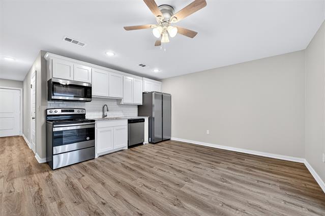 property at 2809 Peony Dr