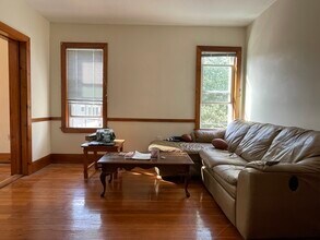 53 Porter Rd in Cambridge, MA - Foto de edificio - Building Photo