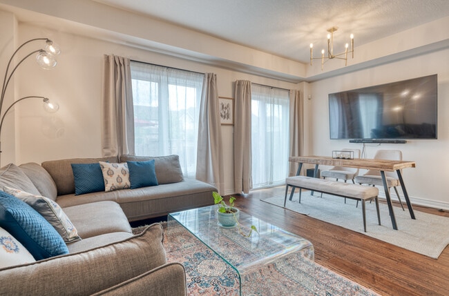 55 Madonna Dr in Hamilton, ON - Building Photo - Building Photo