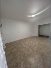 1621 NW 118th St in Miami, FL - Building Photo - Building Photo
