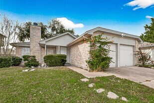 3306 S Greenpark Dr in Houston, TX - Building Photo