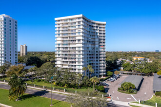 Bayshore Diplomat Condominium in Tampa, FL - Building Photo - Building Photo