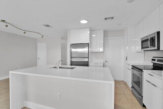 6599 Old Farm Trail in Boynton Beach, FL - Building Photo - Building Photo