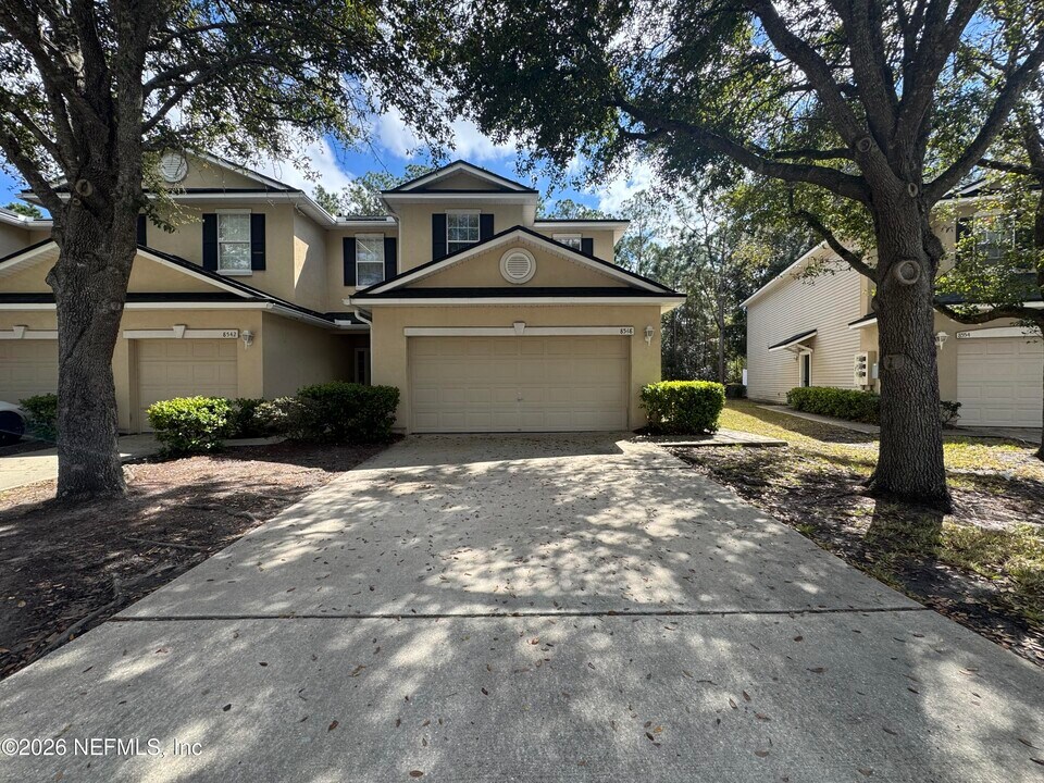 8548 Tower Falls Dr in Jacksonville, FL - Building Photo