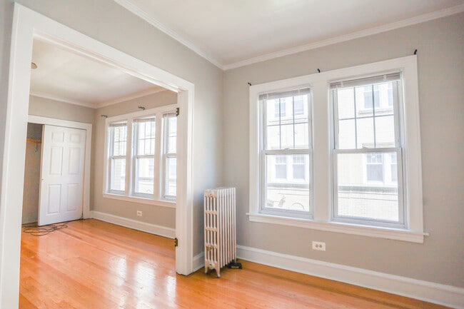 4532 N Damen Ave, Unit #2B