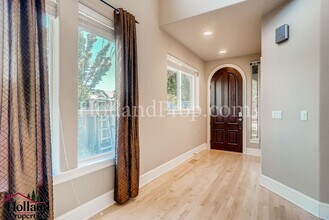 4591 NW Oxbridge Dr in Portland, OR - Building Photo - Building Photo