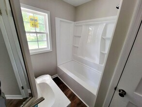 1041 Elwood St in Burlington, NC - Building Photo - Building Photo