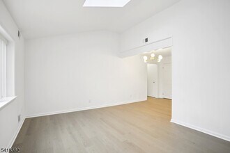 66 Park Ave in Park Ridge, NJ - Building Photo - Building Photo