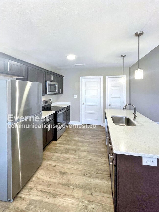 142 Ardell Dr in Clarksville, TN - Foto de edificio - Building Photo