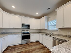 471 Hager Lake Rd in Mooresville, NC - Building Photo - Building Photo