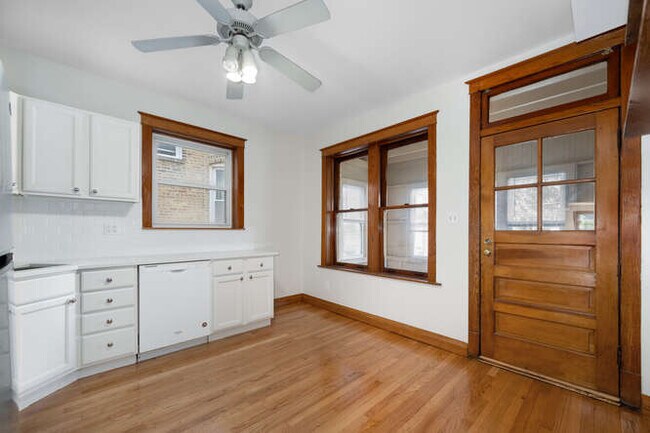 2316 W Huron St, Unit 2 in Chicago, IL - Foto de edificio - Building Photo
