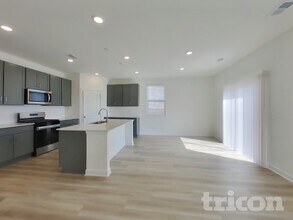 5311 Carnegie Rd in Old Hickory, TN - Foto de edificio - Building Photo