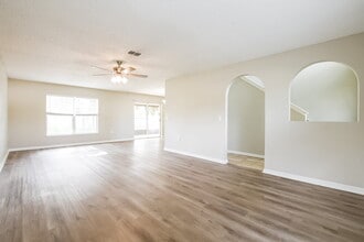1097 Amanda Kay Cir in Sanford, FL - Building Photo - Building Photo