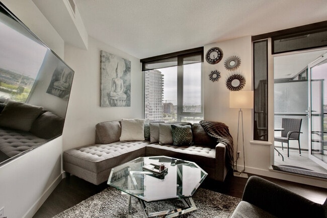 30 Smithe St in Vancouver, BC - Building Photo - Building Photo