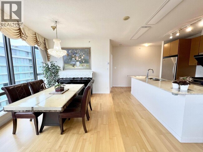 6888 Alderbridge Wy in Richmond, BC - Building Photo - Building Photo