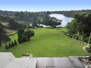 54 Westcote Close in South Kingstown, RI - Building Photo - Building Photo