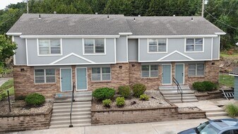 1230 S Jackson St, Unit 1230 S Jackson St in Junction City, KS - Building Photo