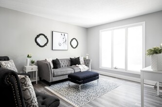 2603 Foxmeadow Rd in Peterborough, ON - Building Photo - Building Photo