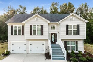 595 Embassy Walk in Winder, GA - Building Photo
