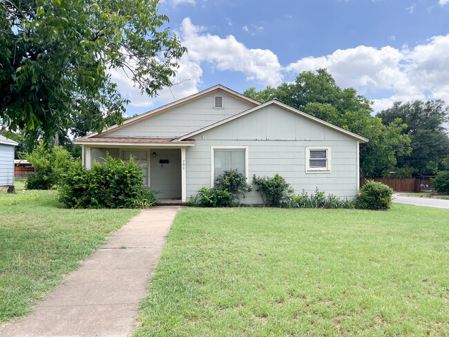 701 E N 13th St in Abilene, TX - Building Photo - Building Photo