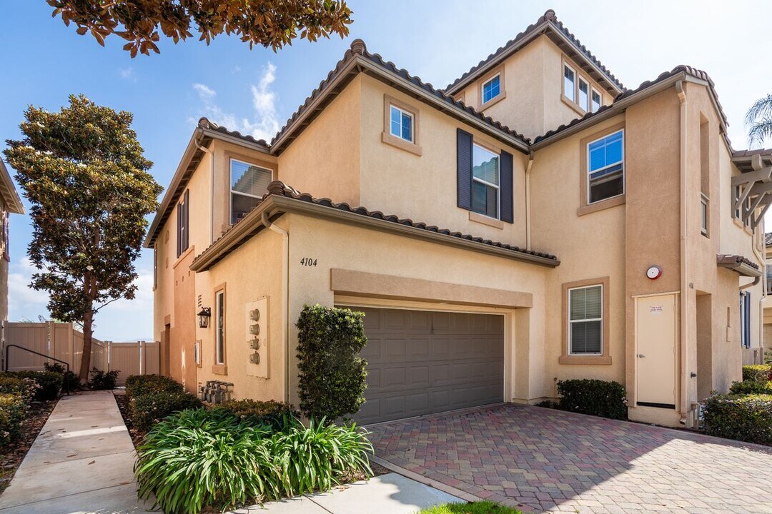 4104 Peninsula Dr in Carlsbad, CA - Building Photo