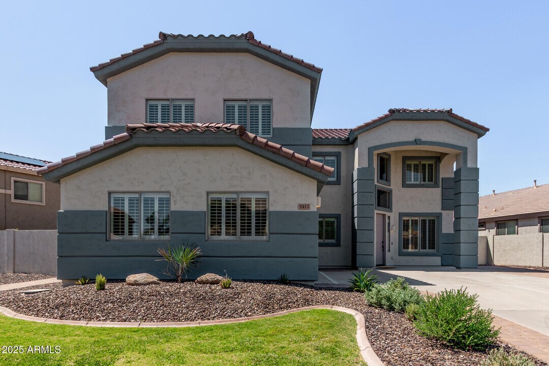 5412 W Red Bird Rd in Phoenix, AZ - Building Photo