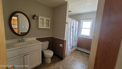 2005 Delaware St in Dunmore, PA - Building Photo - Building Photo