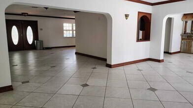 9531 NW 8th St in Pembroke Pines, FL - Building Photo - Building Photo