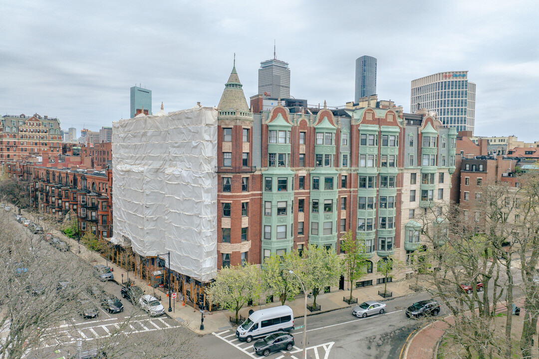 Charlesgate Hall in Boston, MA - Foto de edificio