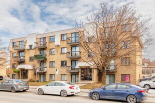 483 Ampère Av in Laval, QC - Building Photo