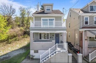 2512 Burham St in Pittsburgh, PA - Building Photo