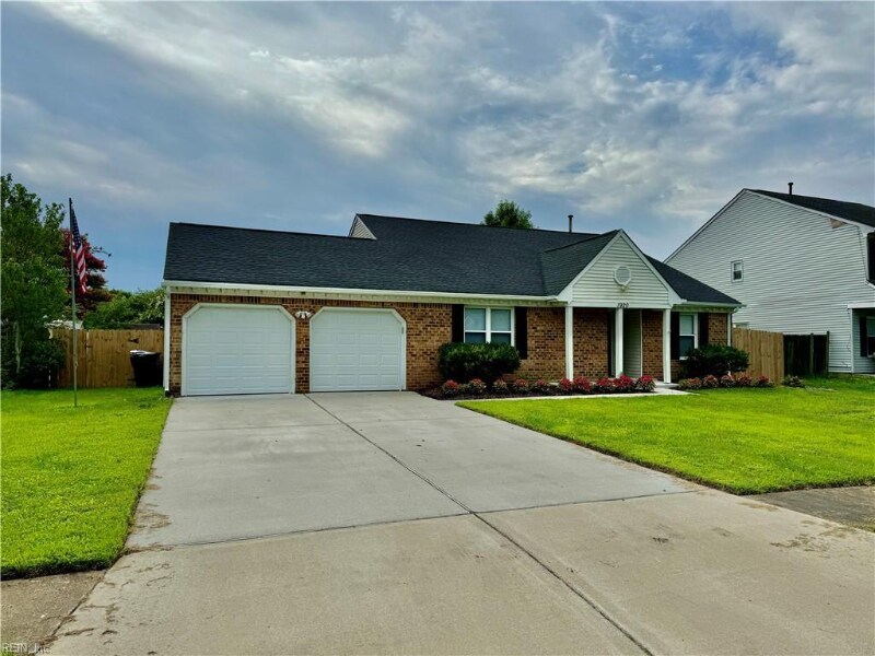 1920 Beethoven Dr in Virginia Beach, VA - Building Photo
