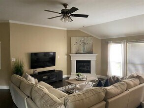 4154 Stone Hollow Way in Euless, TX - Building Photo - Building Photo