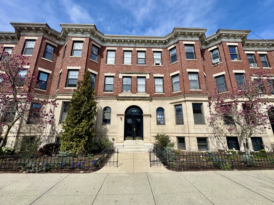 1173 Commonwealth Ave, Unit 6 in Boston, MA - Building Photo