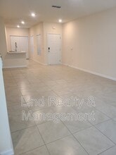 7737 Legacy Trl in Jacksonville, FL - Building Photo - Building Photo