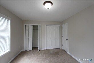 7 Bittersweet Ln in South Windsor, CT - Building Photo - Building Photo