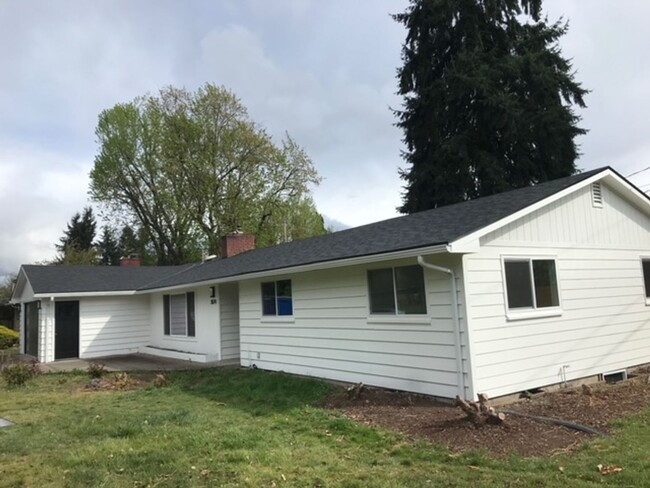 3074 Sorrel Way in Eugene, OR - Building Photo - Building Photo